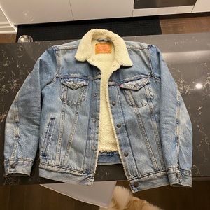 Men’s levi Sherpa trucker jacket